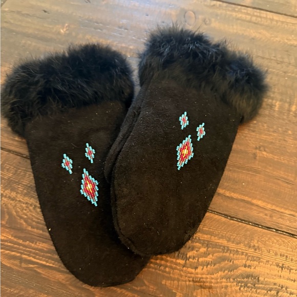 Black Suede Mittens w/Rabbit Fur Trim and Beaded Design - Picture 2 of 5
